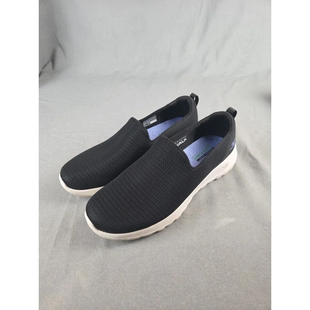 Skechers go walk
